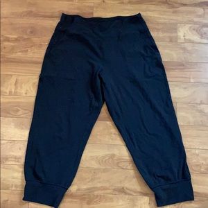 Lululemon crop pants size 12 black
